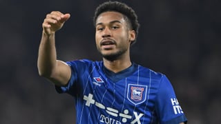 Un codiciado pivote en la agenda del Sevilla con Juanlu de fondo