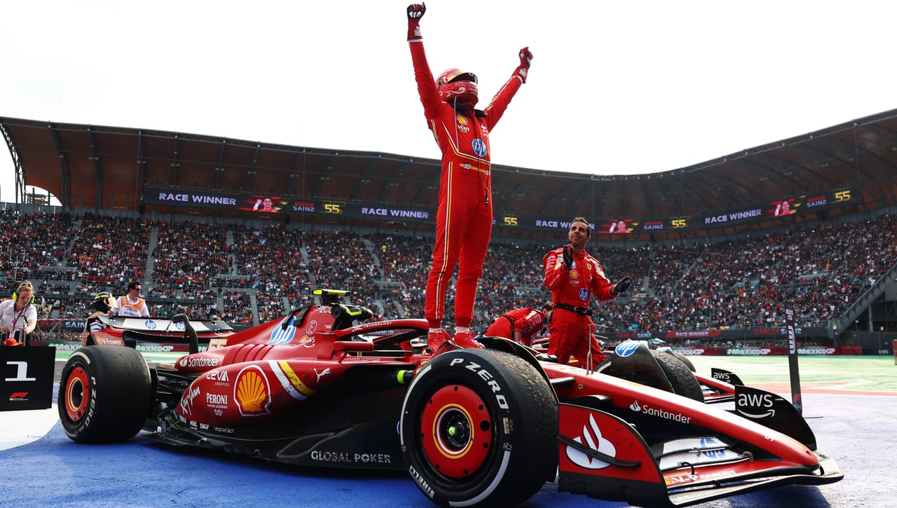 Carlos Sainz alcanza la gloria en México