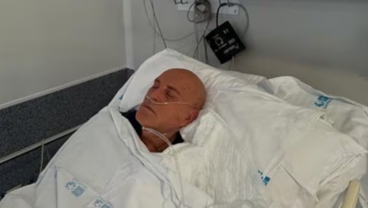 Kiko Matamoros preocupa por su estado de salud tras una foto en el hospital