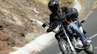 La DGT va a permitir circular por los arcenes