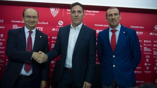 Óscar Arias: "Mendilibar no es un técnico para una plantilla como la del Sevilla"