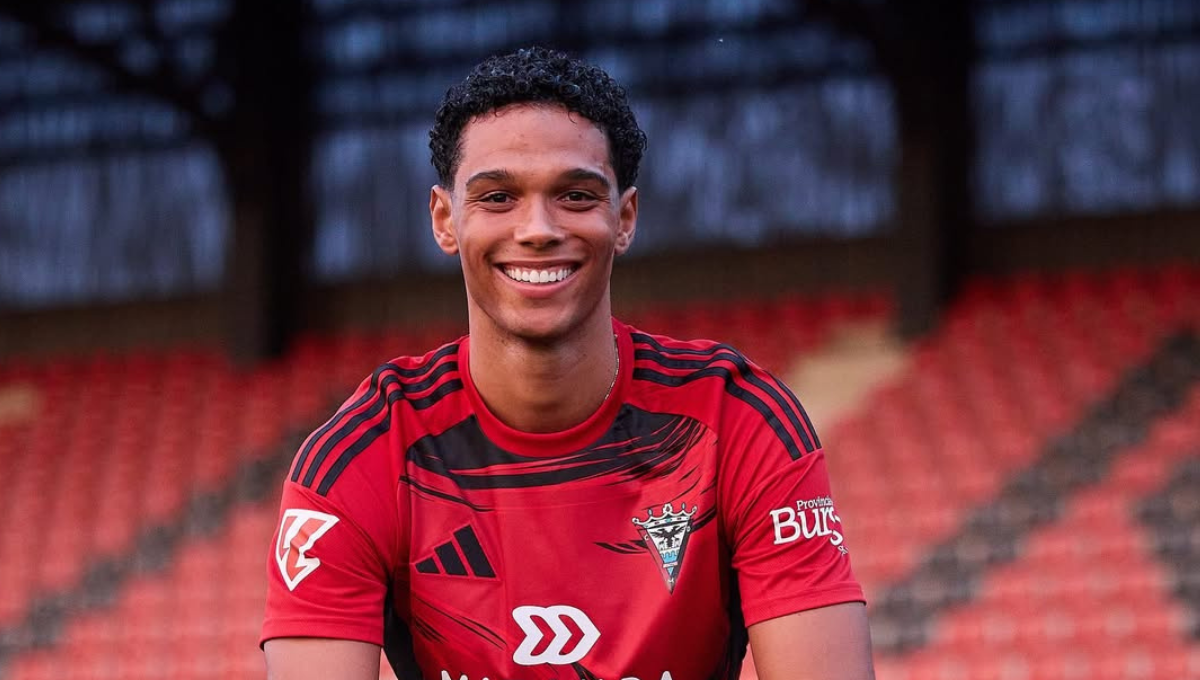 Eto'o sigue esperando su debut que de momento se hace de rogar