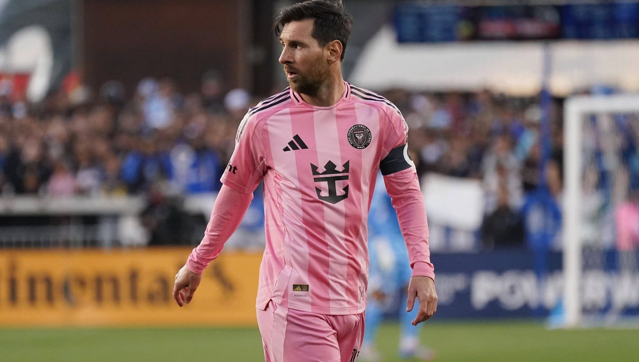 Messi no levanta cabeza