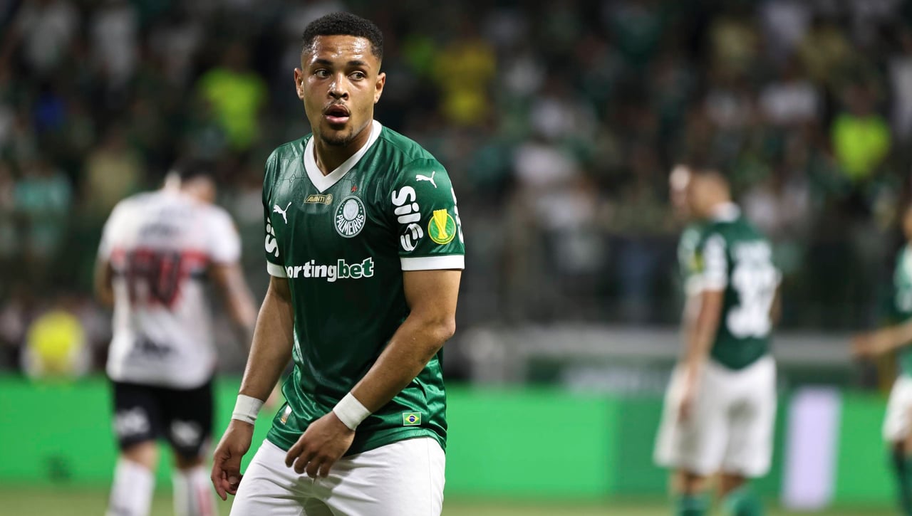 El 'tiro' de Vitor Roque al Betis le sale por la culata 