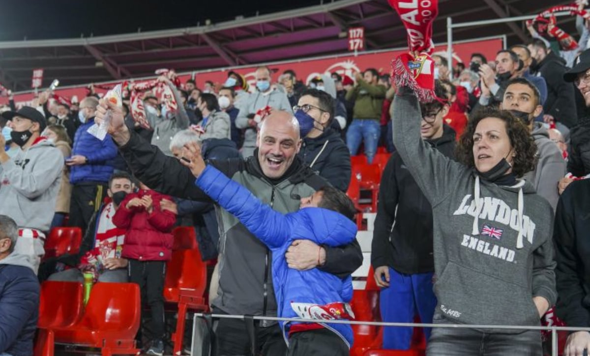 La vida sigue igual: Tebas sigue condenando al Almería a jugar los lunes