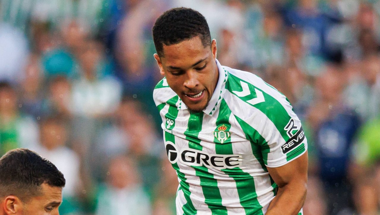 El Real Betis anuncia la lesión de Vitor Roque: esguince de bajo grado del ligamento interno de su tobillo izquierdo