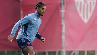 Badé pone las cartas sobre la mesa