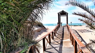 La playa más infravalorada de Cádiz que no encuentras ni en el Caribe