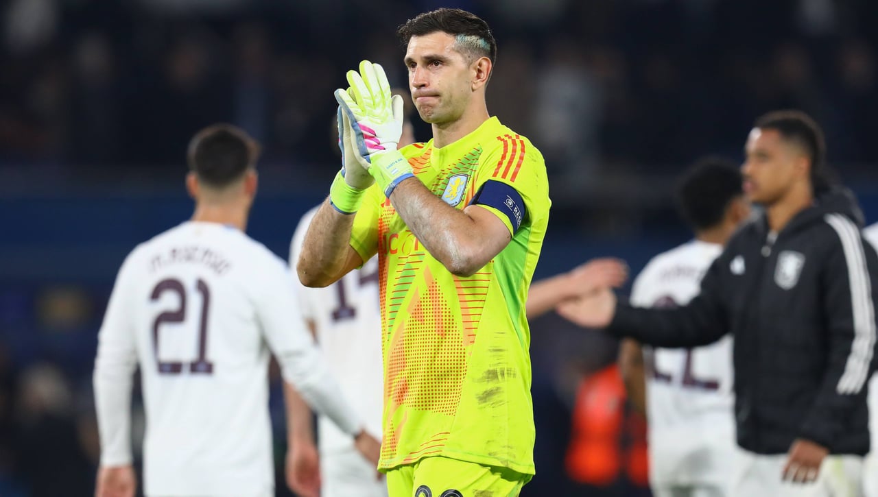 Dibu Martínez, más cerca