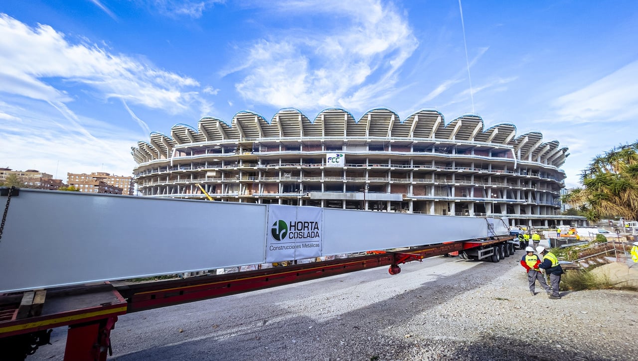 La cubierta del Nou Mestalla ya toma forma: pilares, torres y anillo