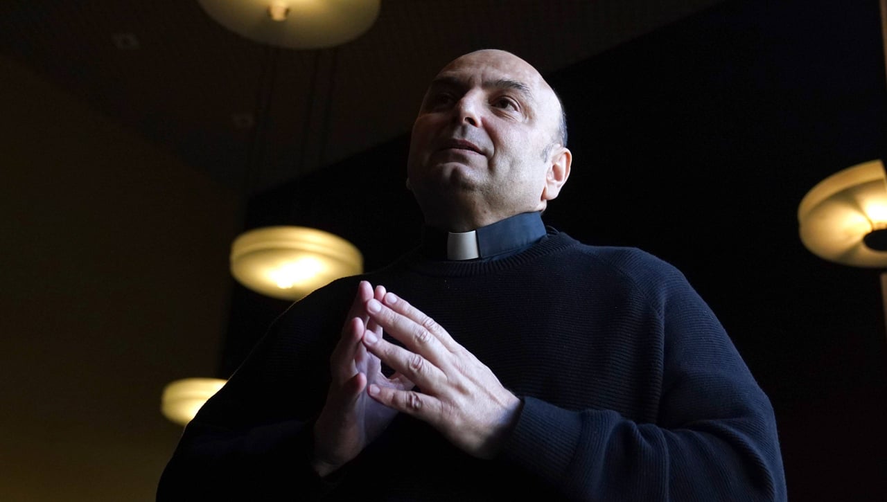 ¿Cuánto cobra un cura en España?