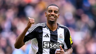 El fichaje de Isak, más cerca