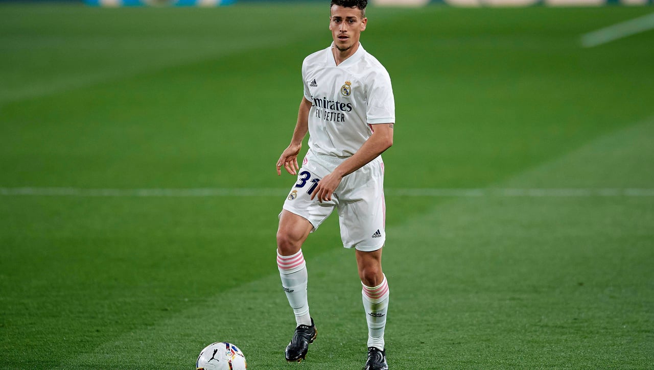 Antonio Blanco, sobre su etapa en el Real Madrid: "Jugué con Zidane 5 o 6 partidos pero luego vino Ancelotti..."