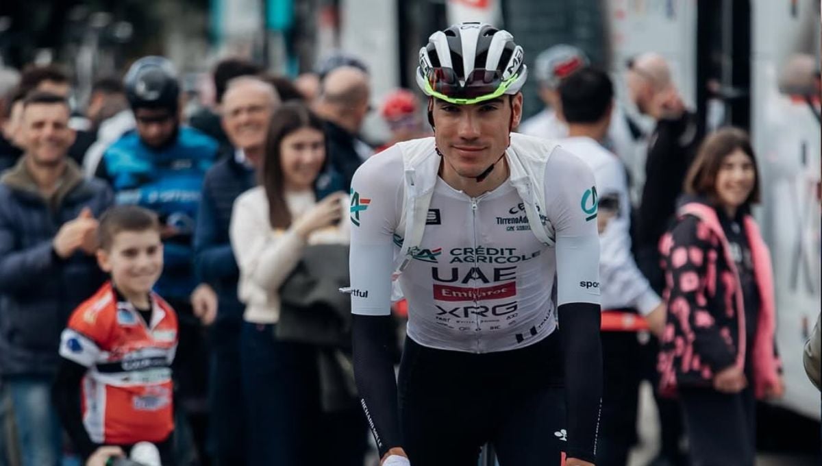 La pelea entre Juan Ayuso y Tadej Pogacar, oficial