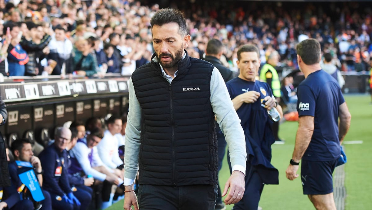 Pablo López, canterano del Valencia, llama la atención de Carlos Corberán