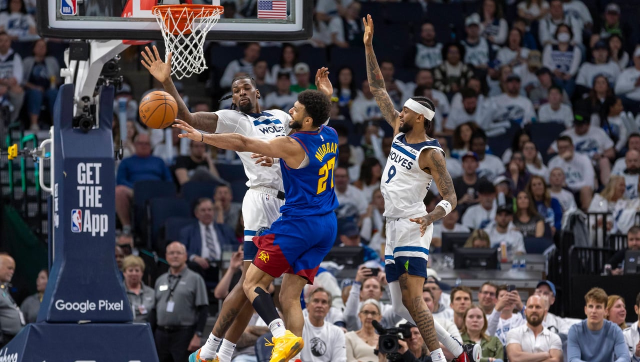 Los Nuggets se agarran a la vida en Minnesota