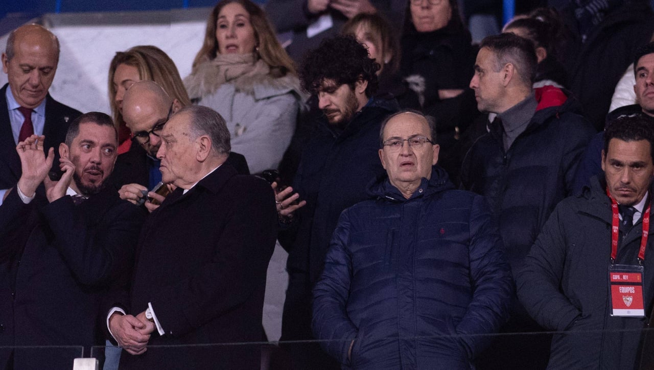 Ángel Torres 'cuela' en el palco del Coliseum a un orgulloso Del Nido Benavente: "Me busco la vida"