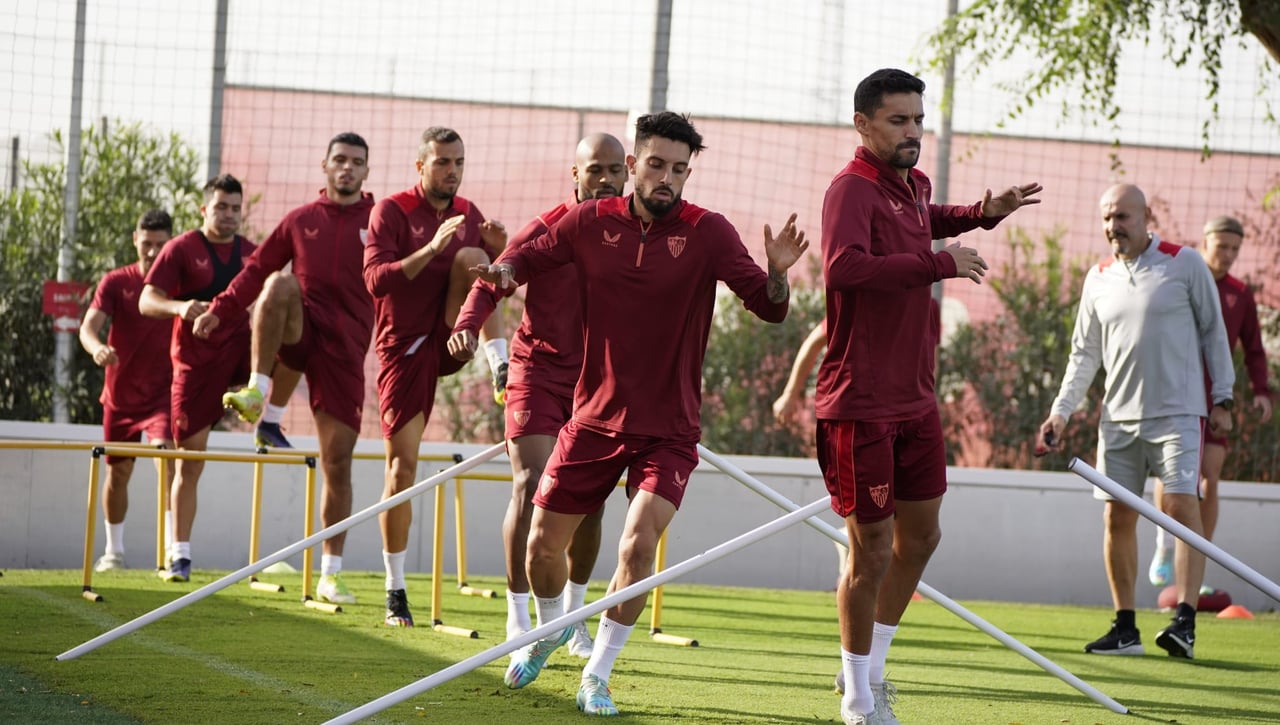 Isco enciende las alarmas en la vuelta al trabajo del Sevilla 