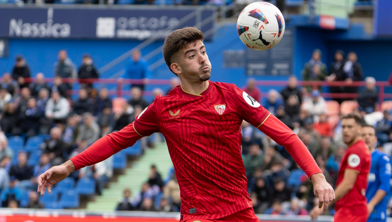 Kike Salas e Iker Bravo, las grandes novedades en la convocatoria de la sub 21