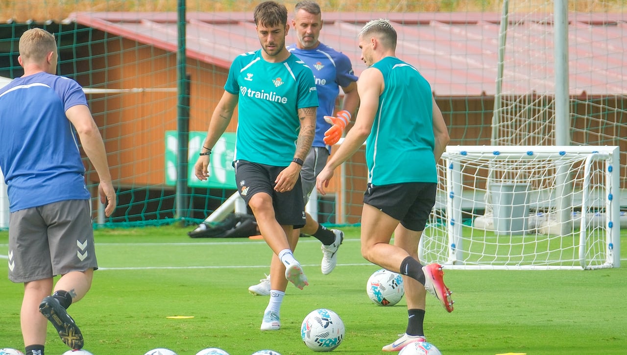 Acuerdo para la salida de Iker Losada del Betis con condiciones especiales