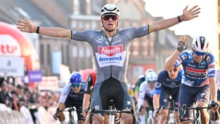 La gran bestia del ciclismo mundial destroza en su regreso