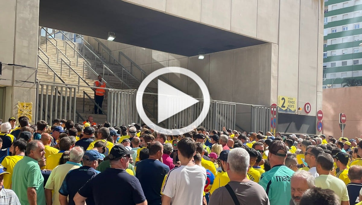 Caos y tensión en la entrada y salida del Nuevo Mirandilla: "Cuando ocurra una desgracia..."