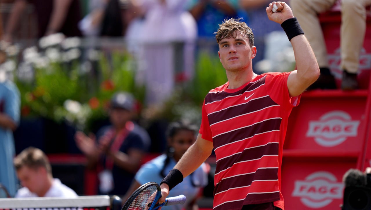 Da un golpe la mesa en Queen's y Alcaraz tiembla