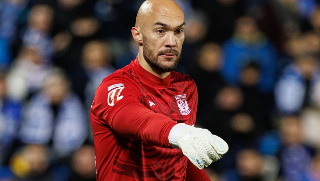 Borja Jiménez sigue confiando en Dmitrovic bajo palos