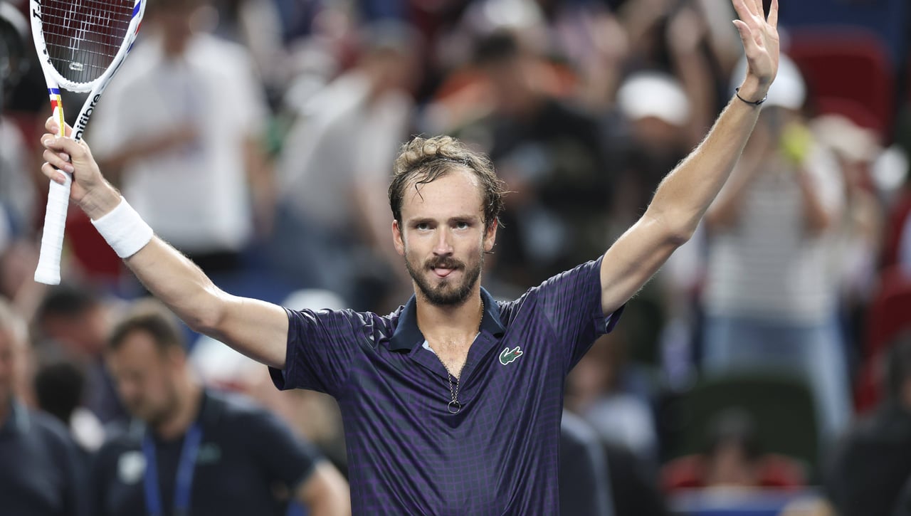 Medvedev recupera su mejor versión y conquista un título 882 días después