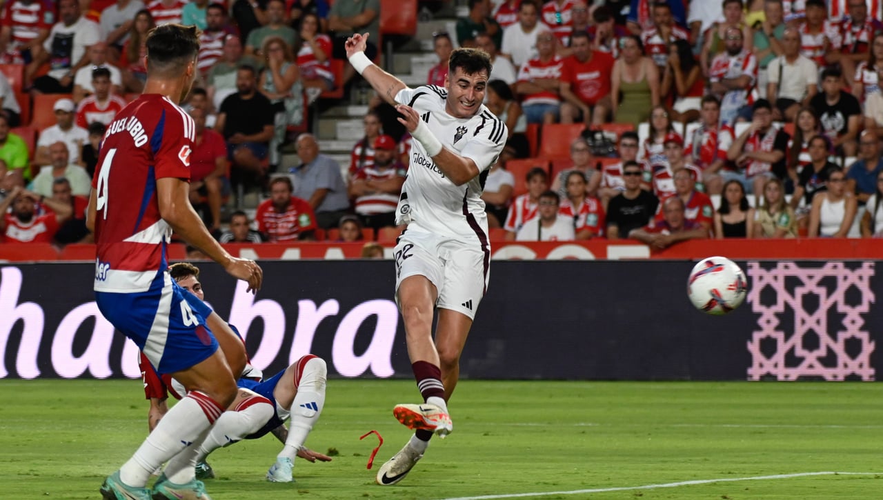 Tres equipos de Primera División interesados en el fichaje gratuito de Jon Morcillo