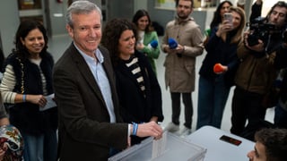 El PP vuelve a 'conquistar' Galicia y el PSOE se lleva un batacazo histórico