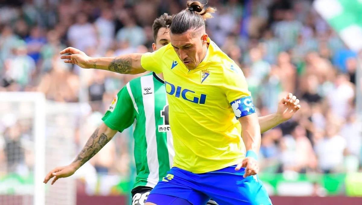 Pacha Espino se aleja del Cádiz