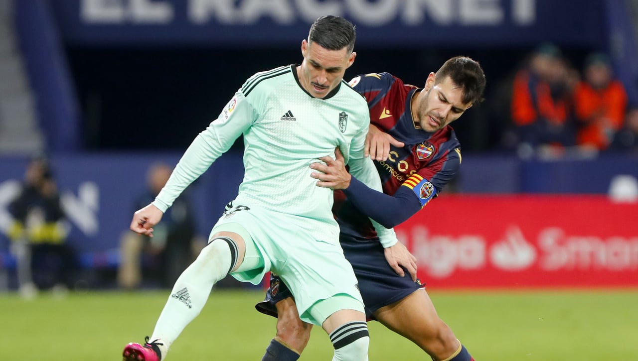 Fin de un culebrón pero el delantero no llega aún a Granada