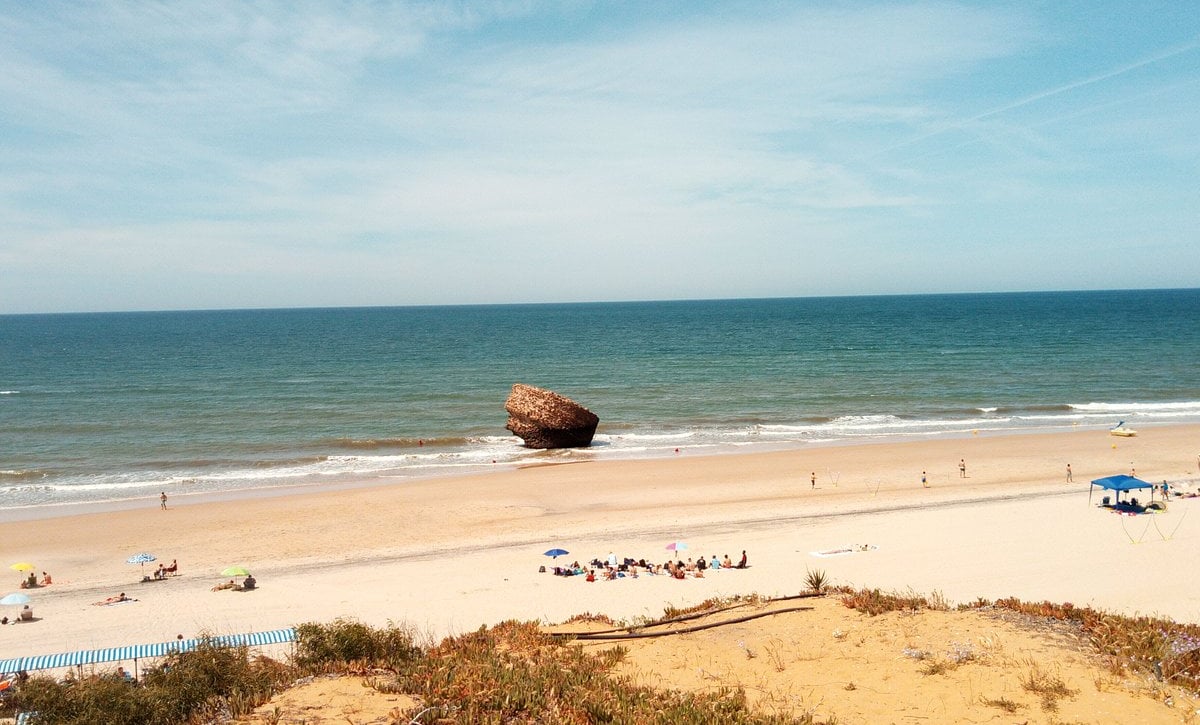 Preocupación y misterio por la 'pérdida' de una conocida playa andaluza
