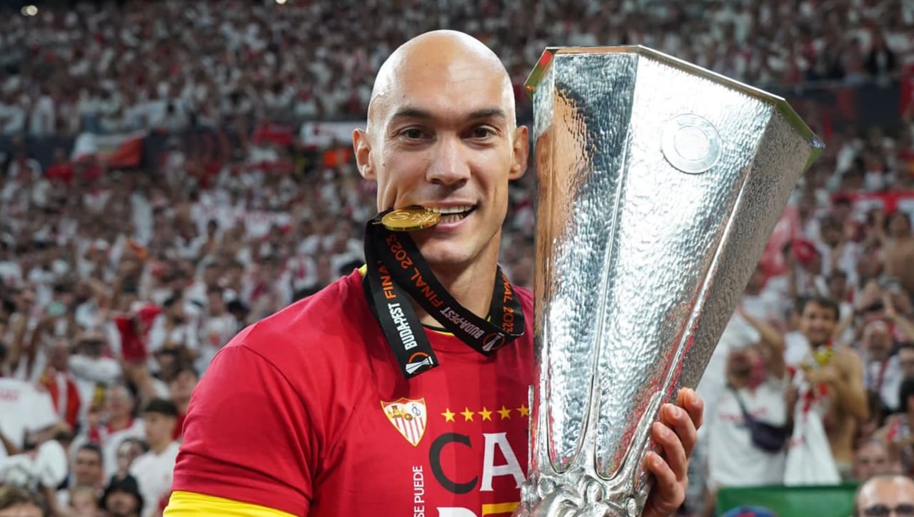 Toda la verdad sobre la presunta amenaza de Dmitrovic a Mourinho en Budapest