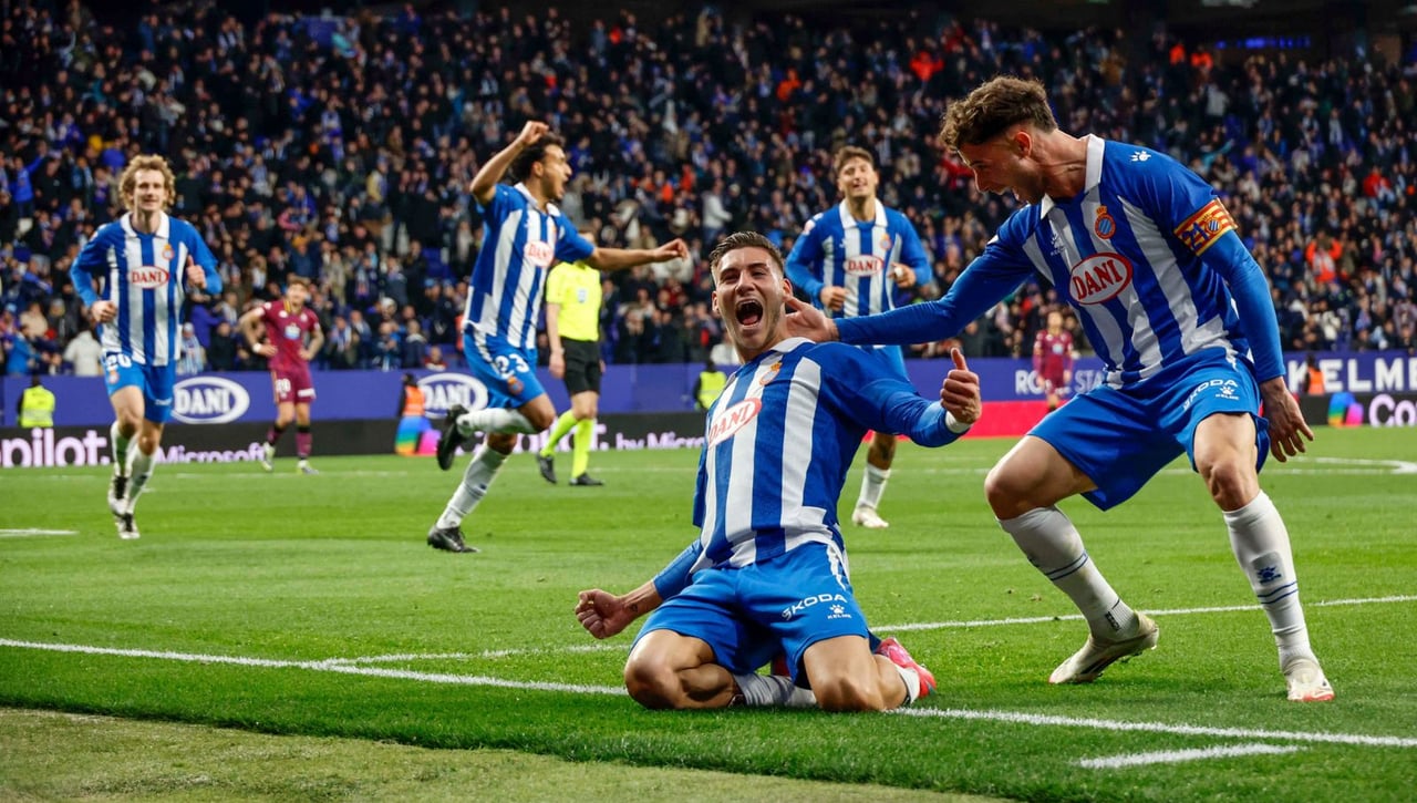 Espanyol 2-1 Valladolid: Roberto Fernández llega y besa el santo