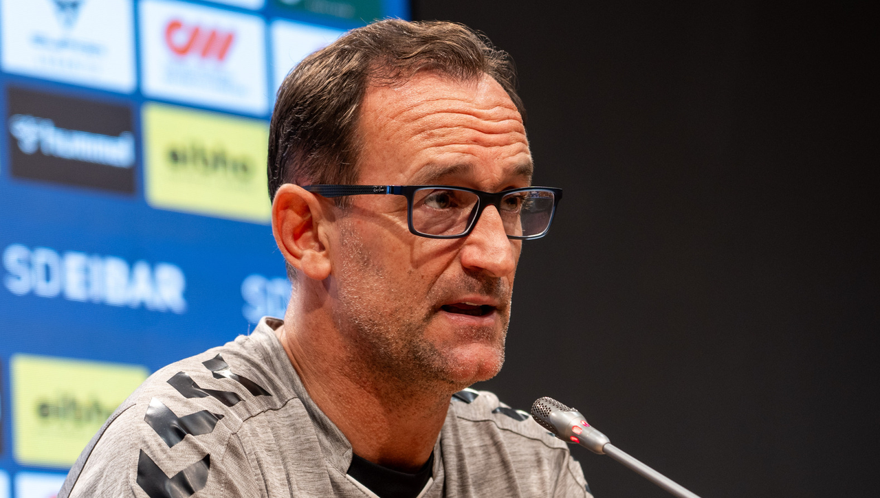 Joseba Etxebarria señala en el Eibar