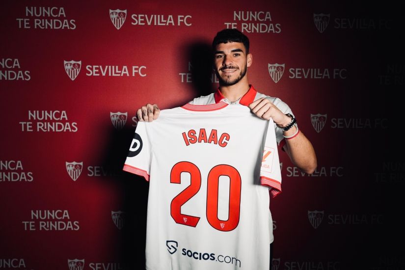 Otro delantero para el Sevilla: Isaac Romero coge el '20' de Fernando