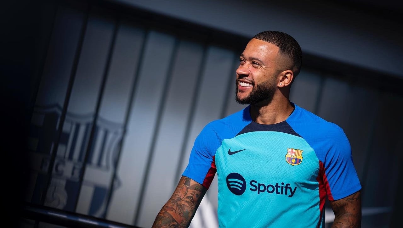 Cumbre por Memphis Depay