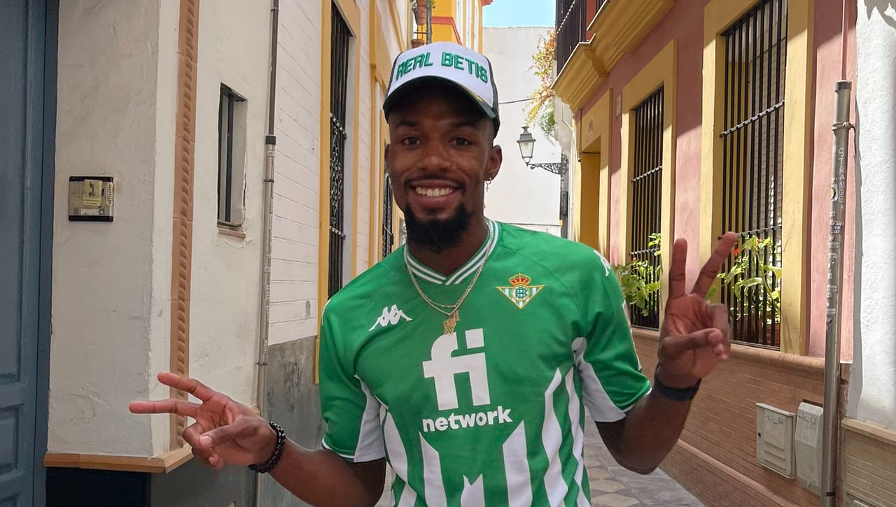 El Valencia deja al Betis sin su estrella y cinco meses después le despide  