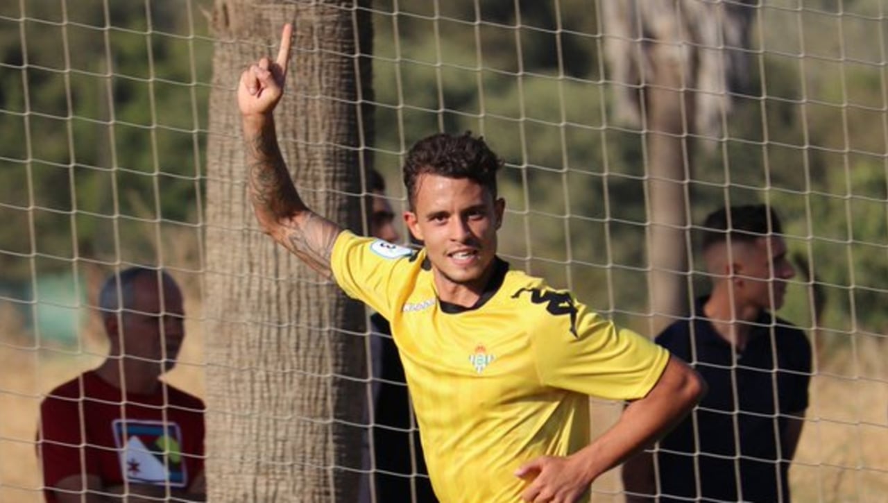 Últimas filtraciones sobre las equipaciones 24/25 del Betis: variaciones y escudo 'nuevo' en la segunda, el color de la tercera...