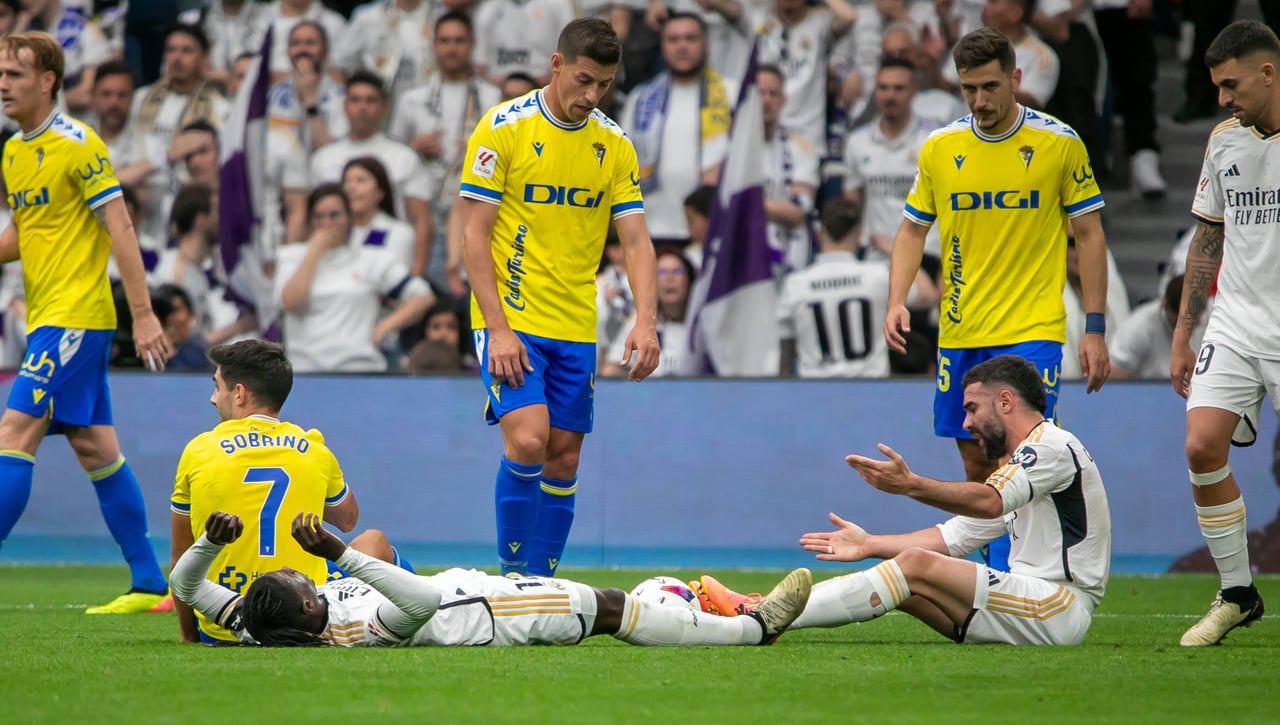 La salvación del Cádiz podría pasar por los despachos