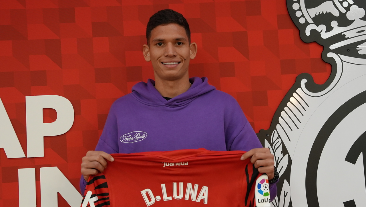 Sporting de Gijón y Huesca, a por un fichaje de Primera