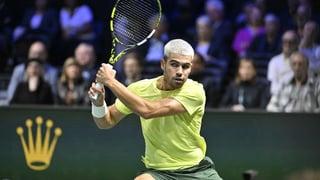 Carlos Alcaraz se estrena en la pista de Turín con el objetivo puesto en el número 1 del tenis