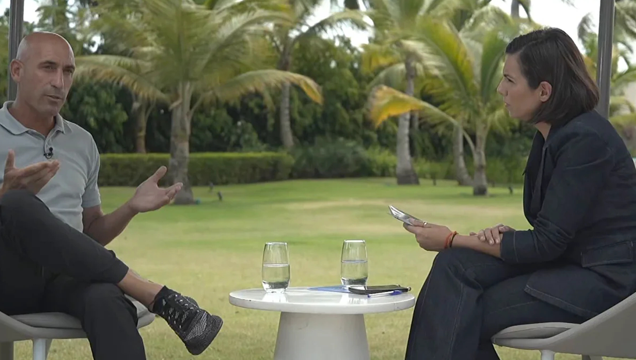 Luis Rubiales pasó por el aro de Ana Pastor