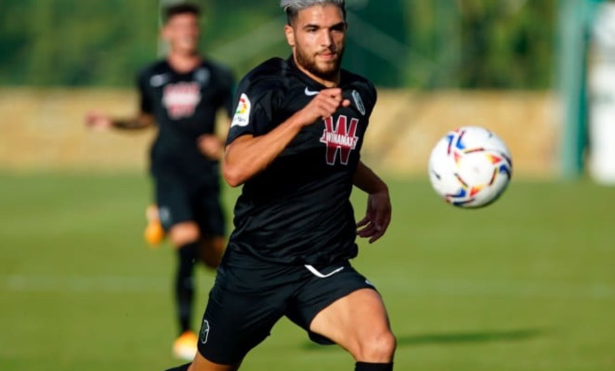 Se niega a jugar con el filial de su equipo... ¡Y lo devuelven al Granada!