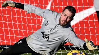 Los factores que mantienen en 'stand by' el regreso de Adrián al Betis