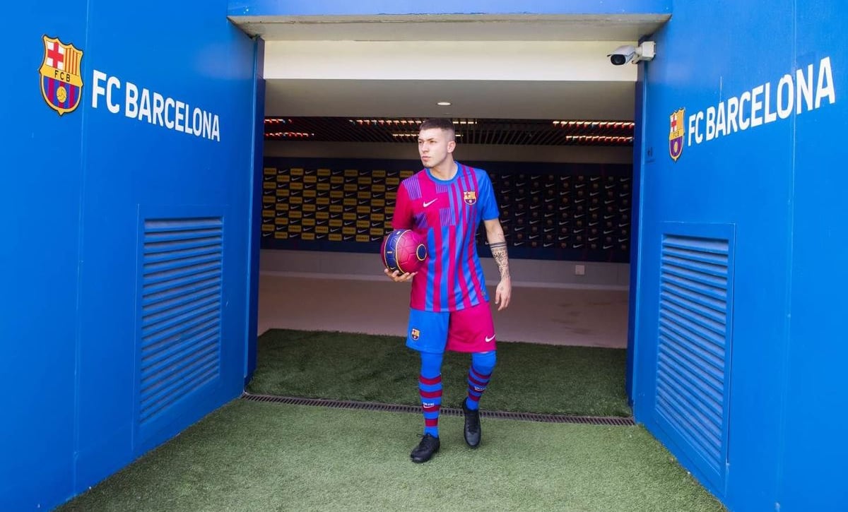 El Granada no lo renovó y ahora llama la atención de Xavi en el Barcelona