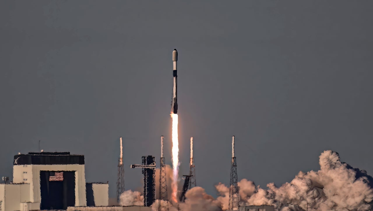 Elon Musk entra de lleno contra Movistar, Vodafone y Orange con su internet y datos móviles sin cobertura