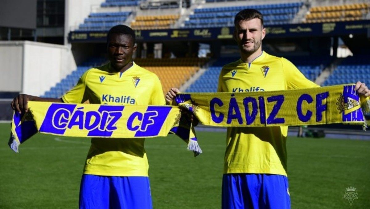 Parra y Diarra son presentados como jugadores del Cádiz